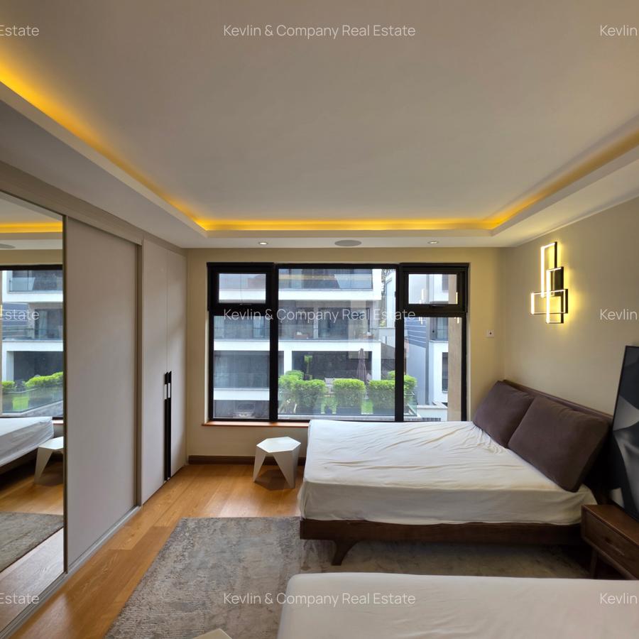 5 Bed Townhouse with En Suite in Lavington - 12