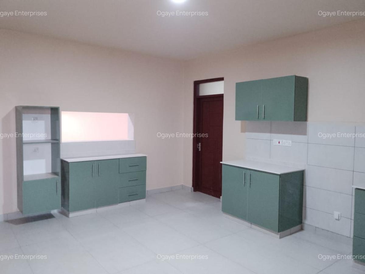 4 Bed Apartment with En Suite at Moyne Drive - 4