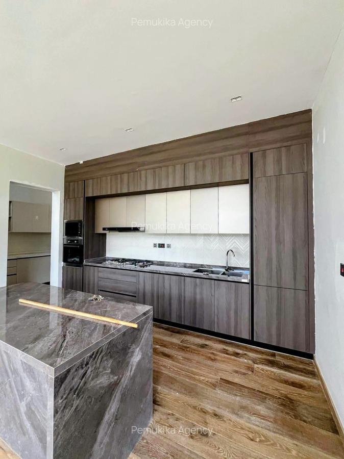 5 Bed Townhouse with En Suite in Runda - 9