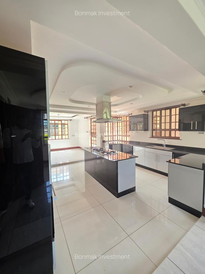 5 Bed House with En Suite at Old Runda - 5