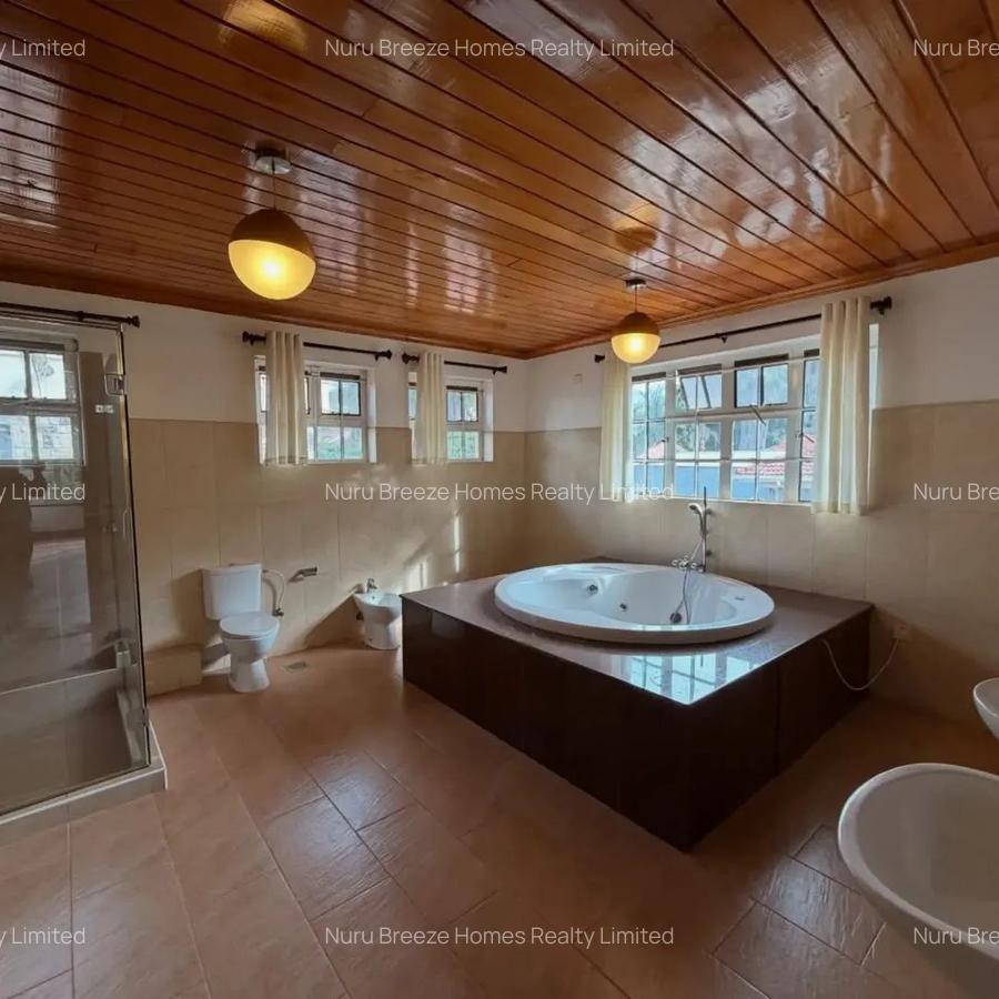 5 Bed House with En Suite in Runda - 6