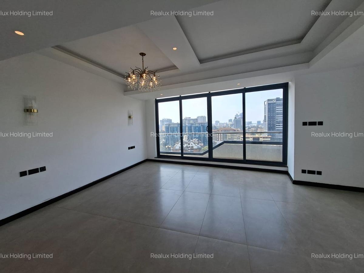 5 Bed Apartment with En Suite in Riverside - 10