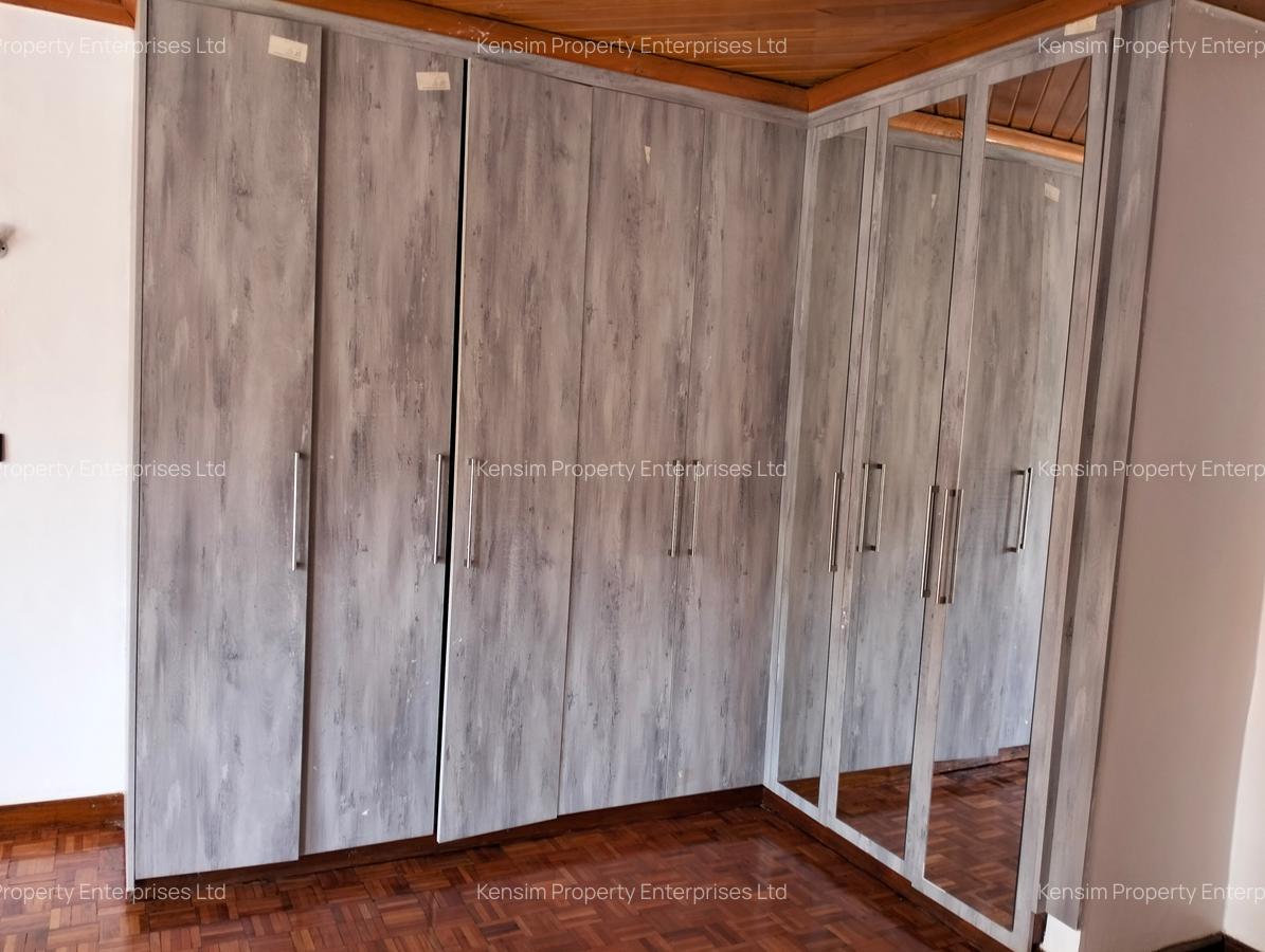 4 Bed Townhouse with En Suite in Lavington - 19