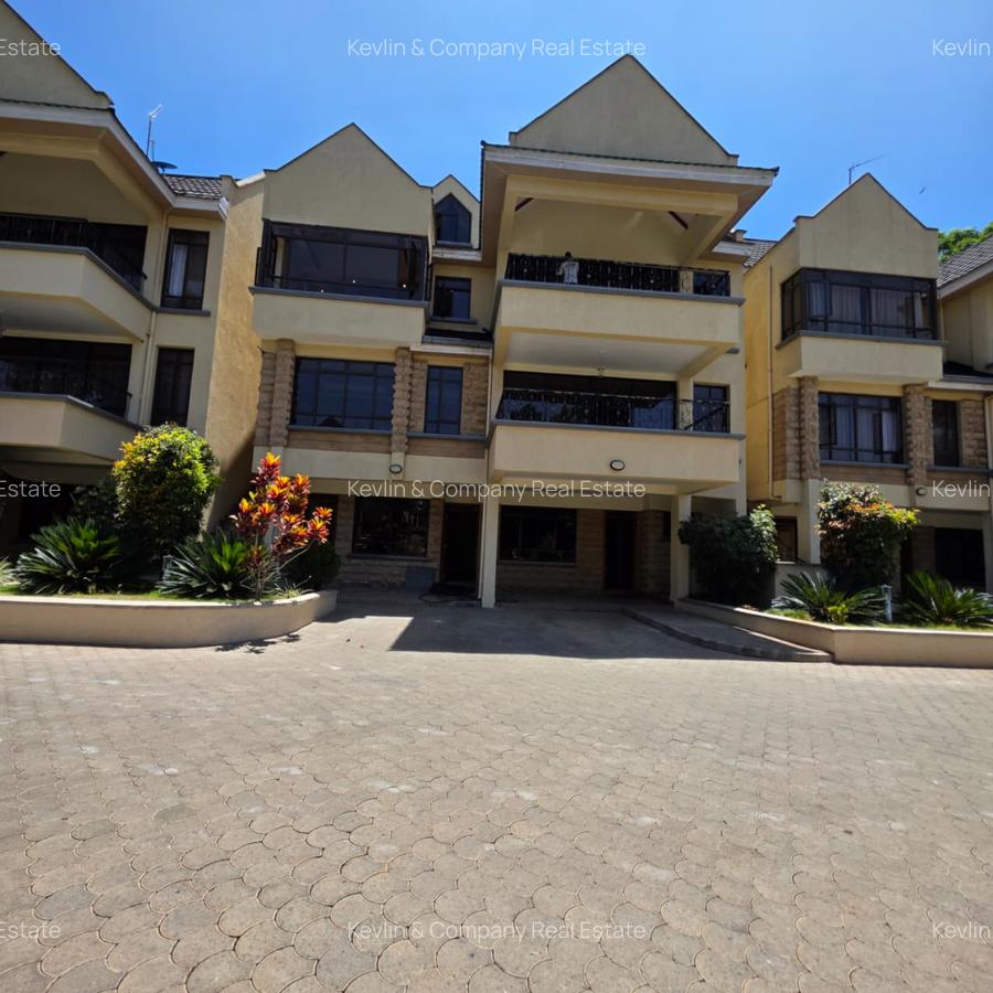 5 Bed Villa with En Suite in Lavington - 1