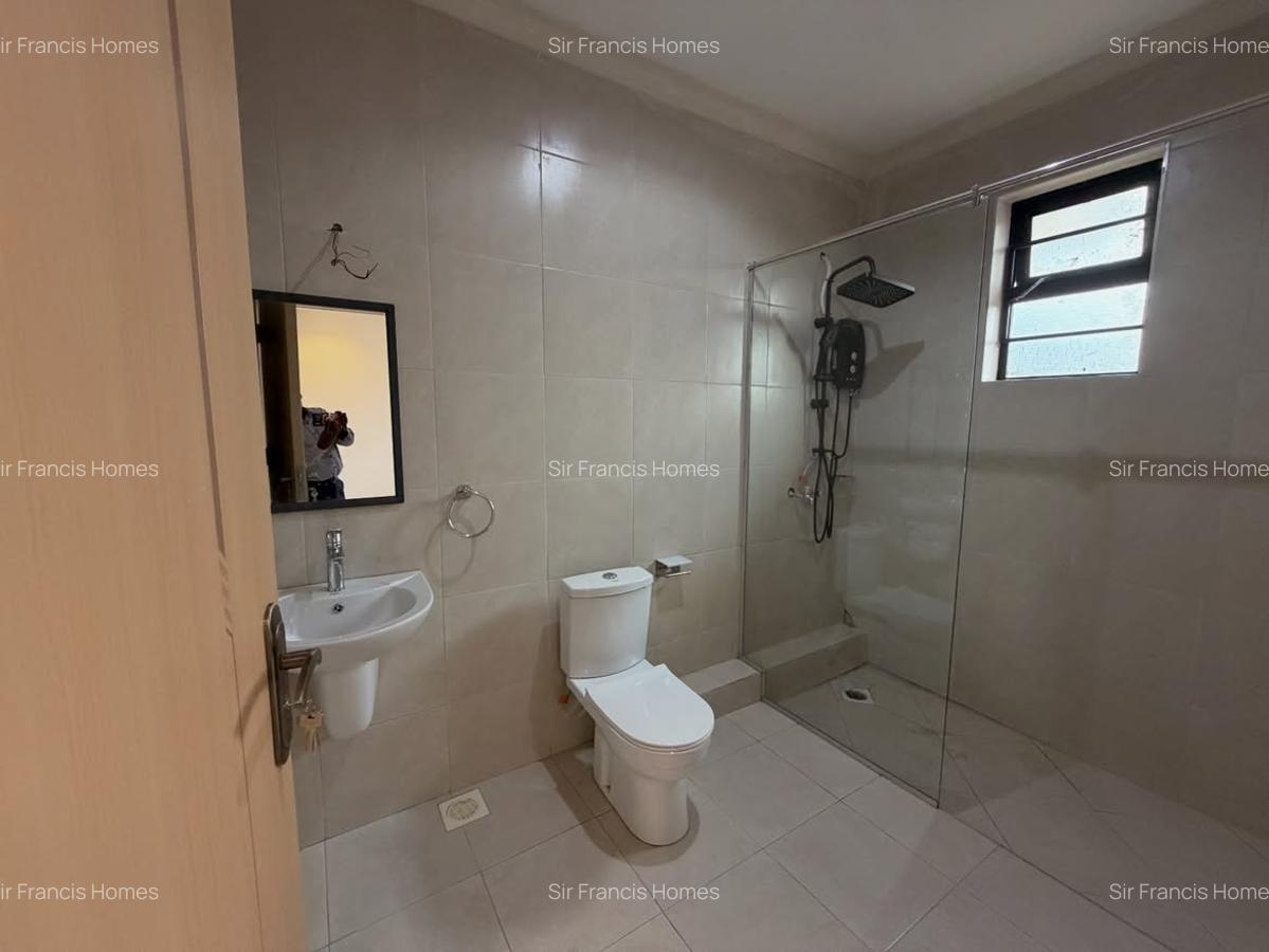 4 Bed House with En Suite at Membley - 6