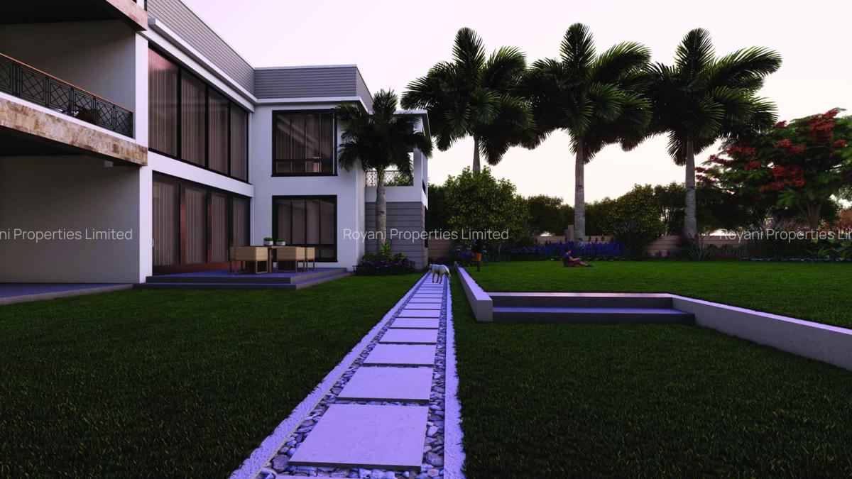 8 Bed House with En Suite in Runda - 16