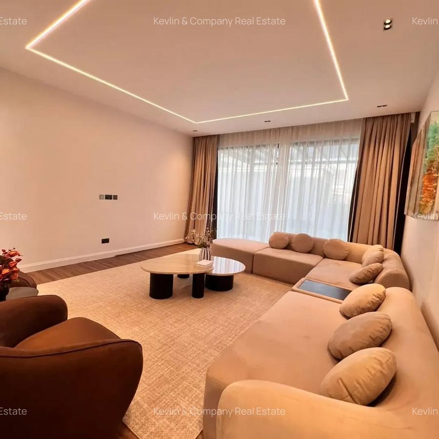 5 Bed Villa with En Suite in Runda - 4