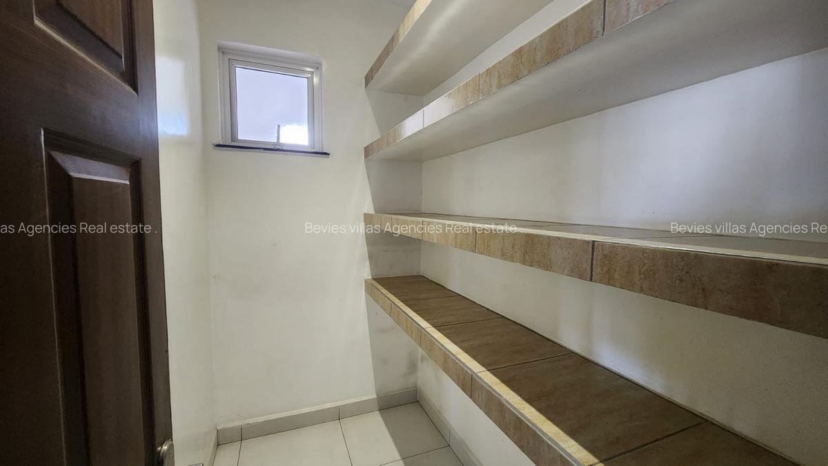 3 Bed Apartment with En Suite at Brookside - 12