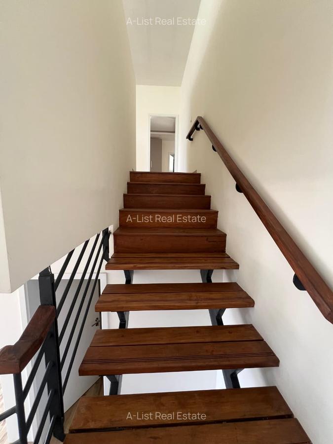 4 Bed Apartment with En Suite at Riverside Drive - 3