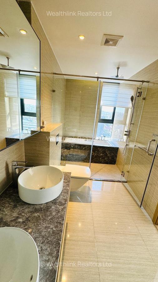 Serviced 2 Bed Apartment with En Suite at Gtc - 18