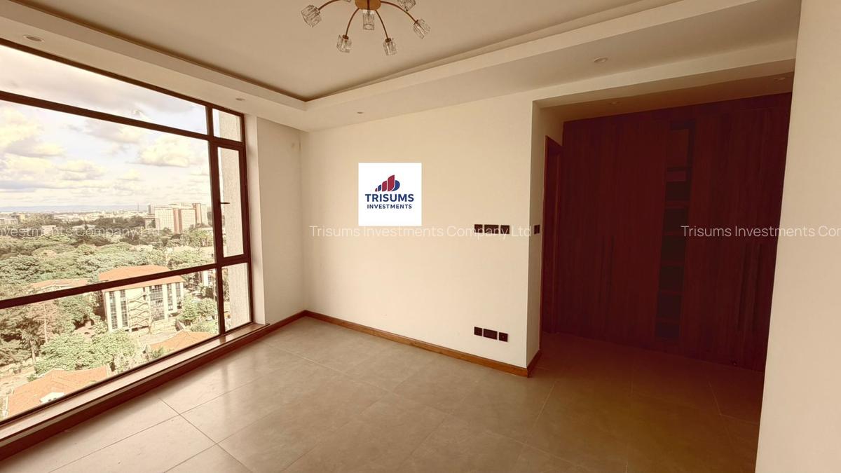 3 Bed Apartment with En Suite in Riverside - 4