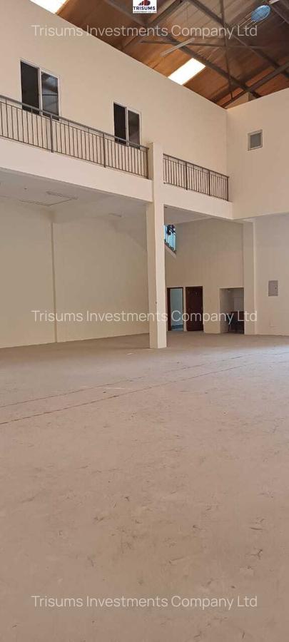 6,200 ft² Warehouse with Fibre Internet in Industrial Area - 10
