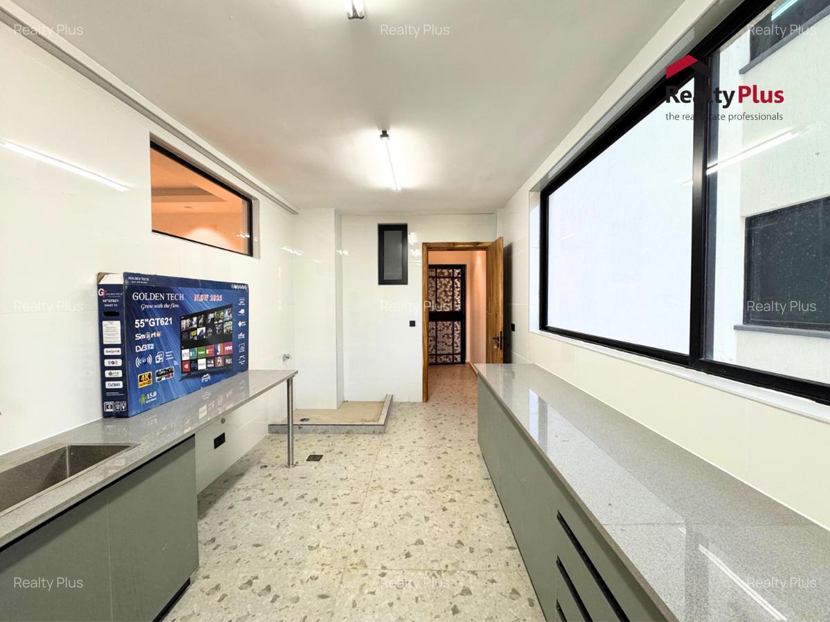 4 Bed Apartment with En Suite at Peponi Road - 7