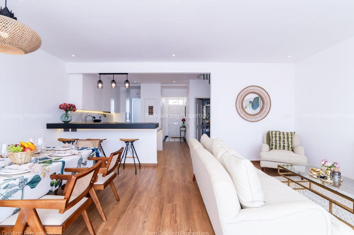 4 Bed Townhouse with Swimming Pool at Crawford Road - 7