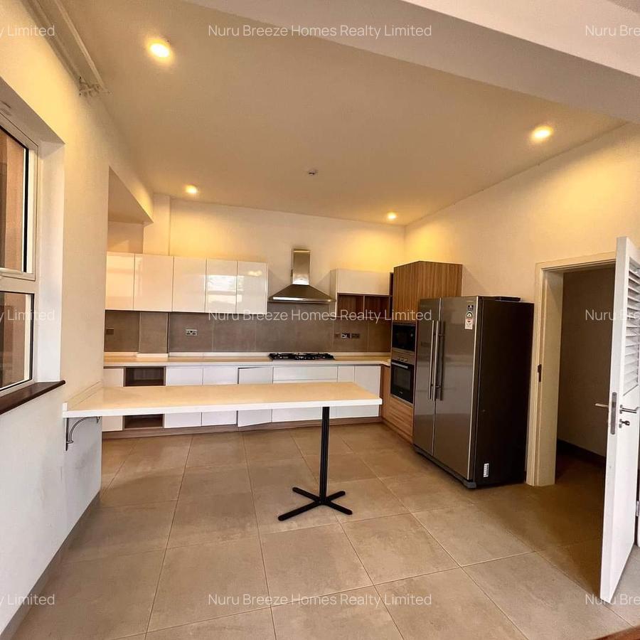 4 Bed Townhouse with En Suite in Lavington - 7