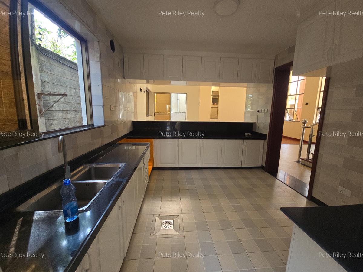 5 Bed Villa with En Suite at Chalbi Drive - 10