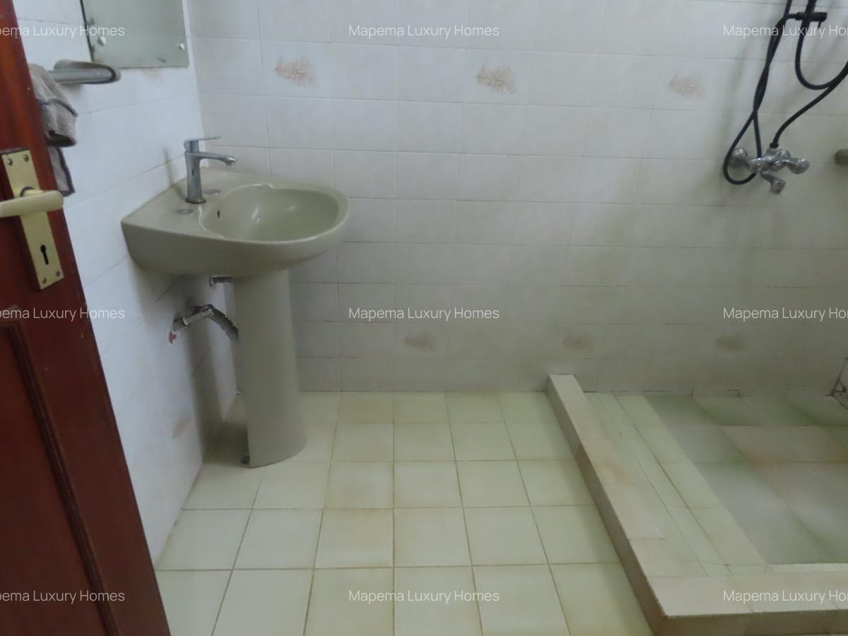 2 Bed House with En Suite at Silanga Road - 9