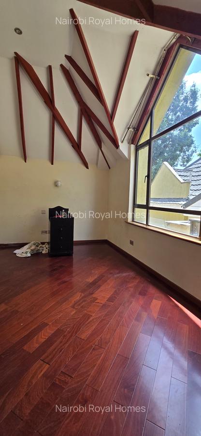 5 Bed Townhouse with En Suite at Lavington Road - 8
