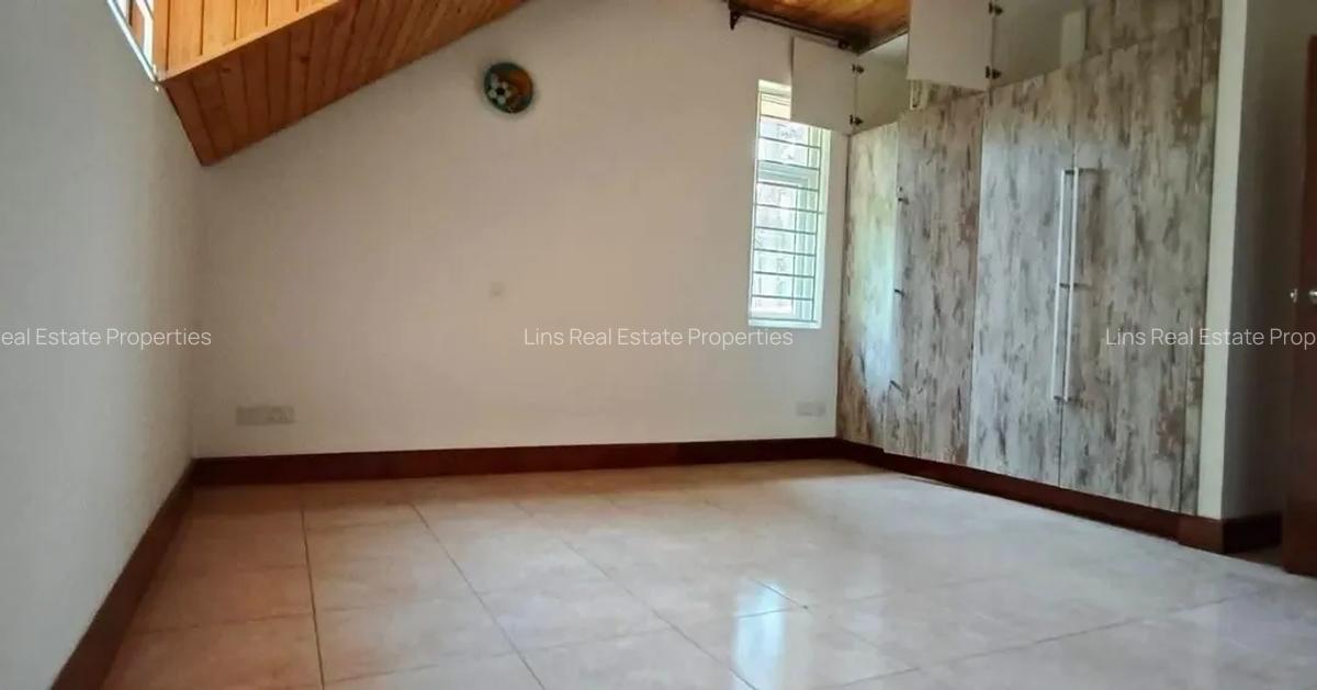 5 Bed Townhouse with En Suite in Rosslyn - 9