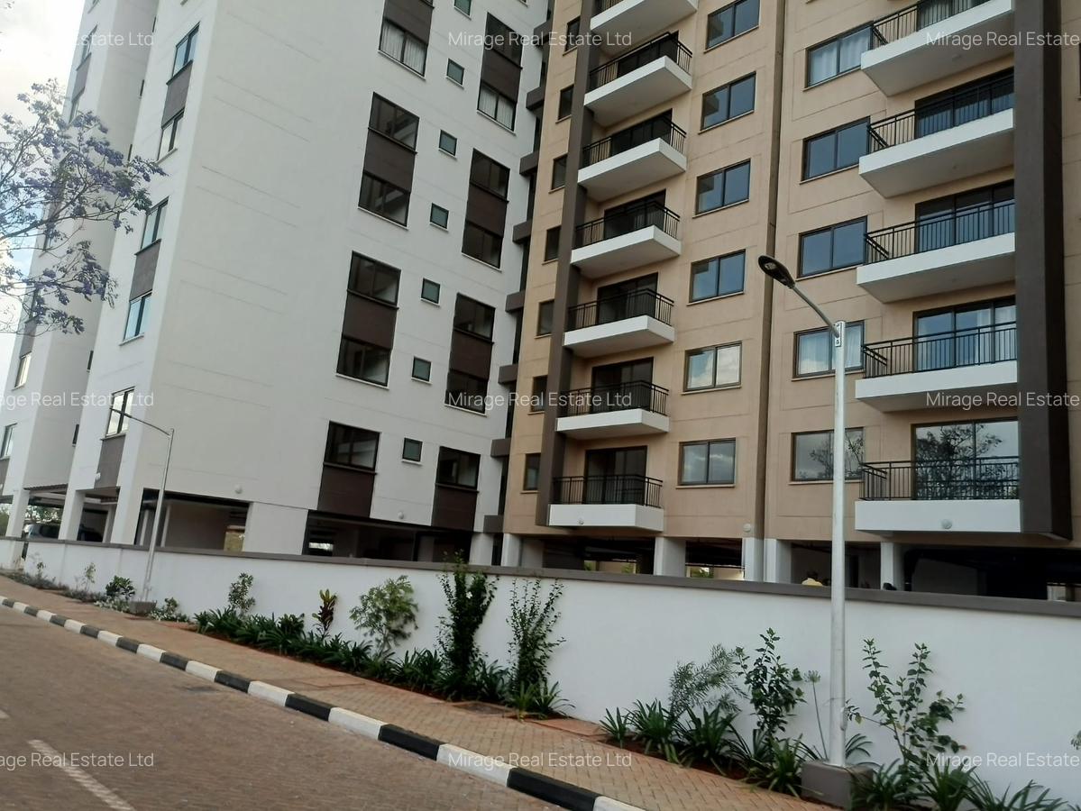 3 Bed Apartment with Swimming Pool in Garden Estate - 4