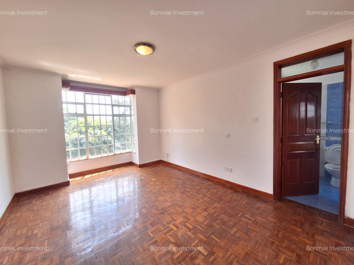 4 Bed Townhouse with En Suite at Rossylin Heights - 18