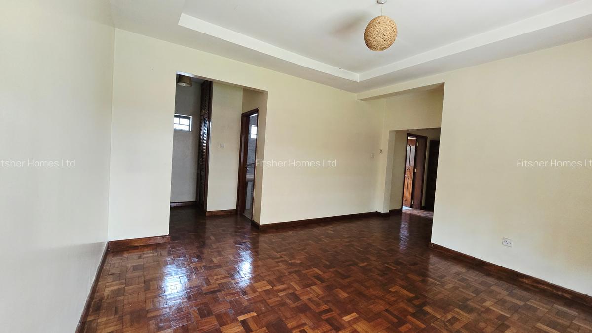 5 Bed House with En Suite in Runda - 9