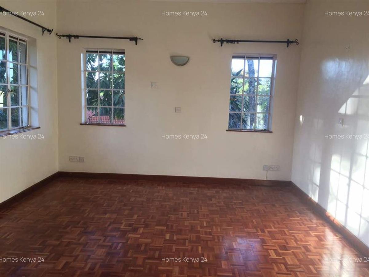 5 Bed House at Rosslyn Lone Tree - 14