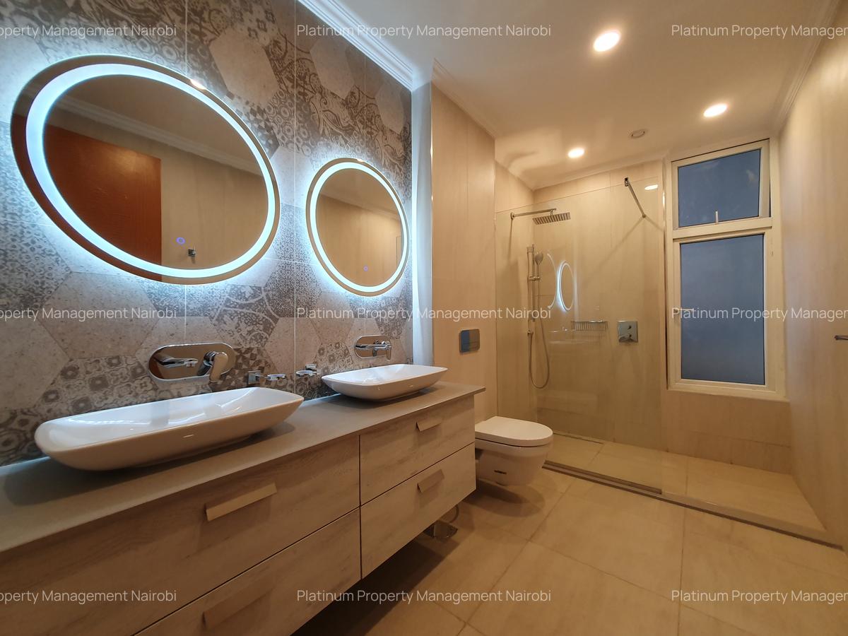 3 Bed Apartment with En Suite at The Colosseum - 13