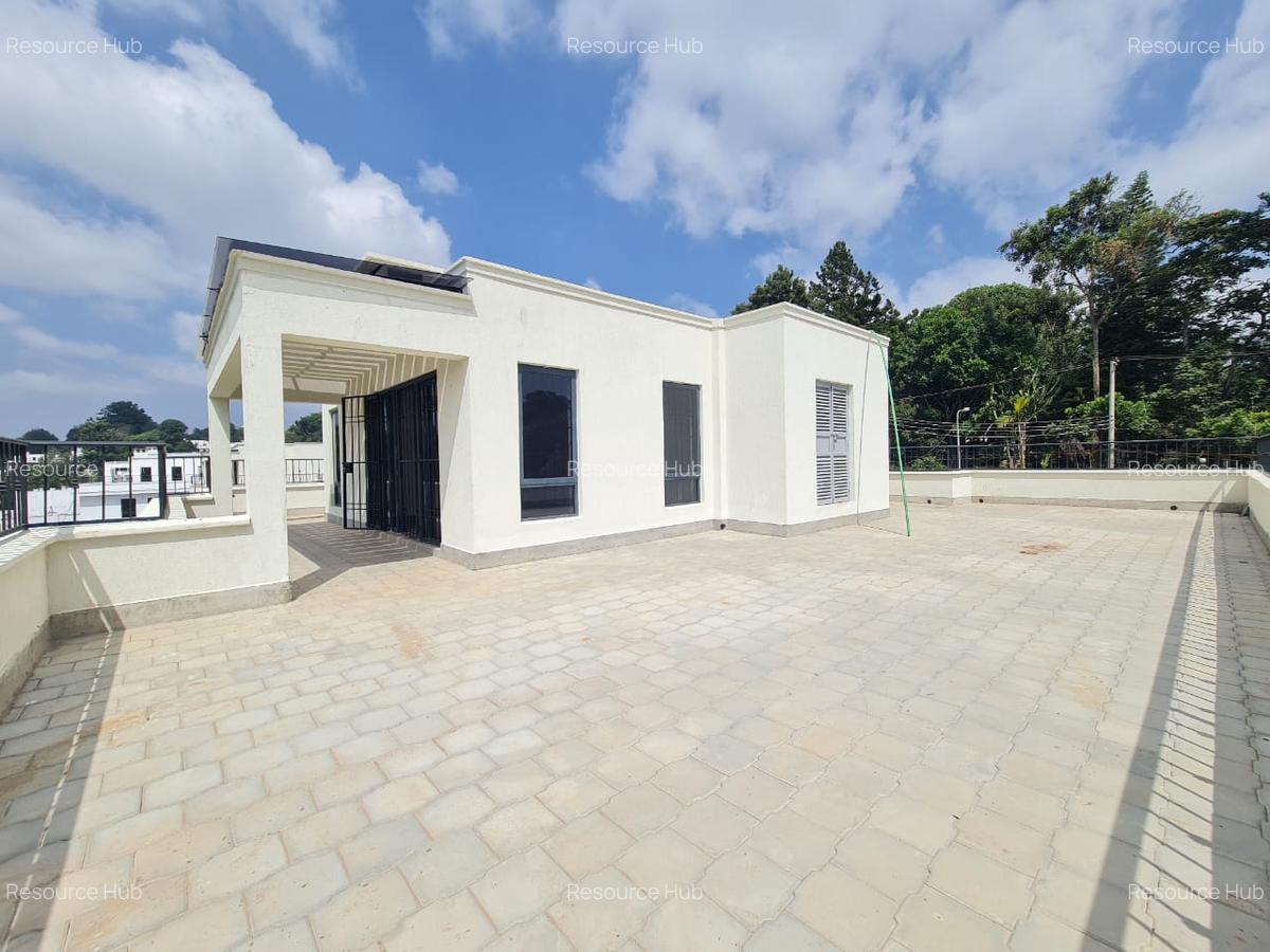 6 Bed House with En Suite at Loresho - 2