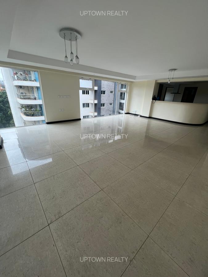 4 Bed Apartment with En Suite at Riverside - 4