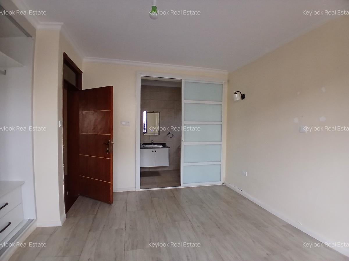 4 Bed Townhouse with En Suite at Lavington Green - 7