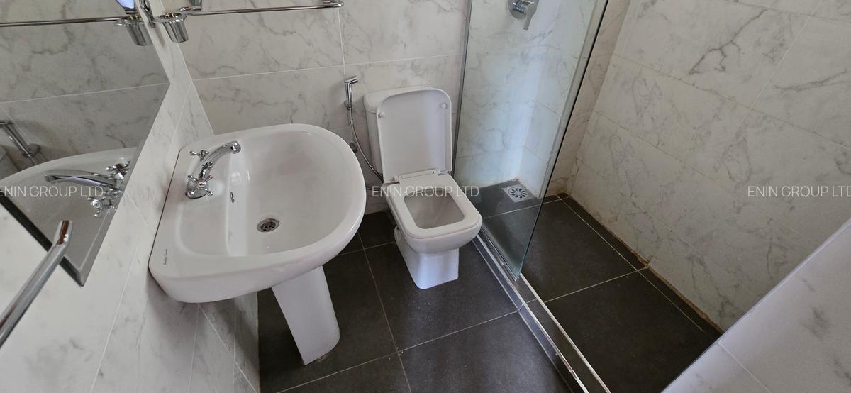 5 Bed Townhouse with En Suite at Nyari Central - 12