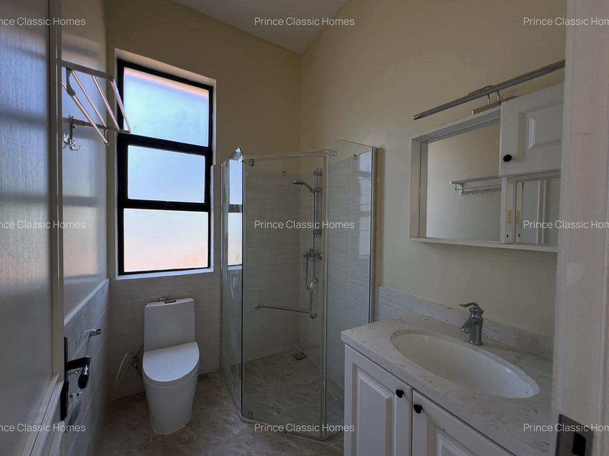 5 Bed Townhouse with En Suite in Karen - 2