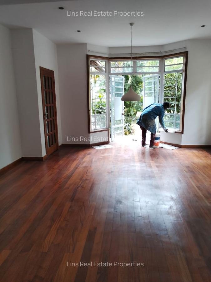 4 Bed House with En Suite in Runda - 18