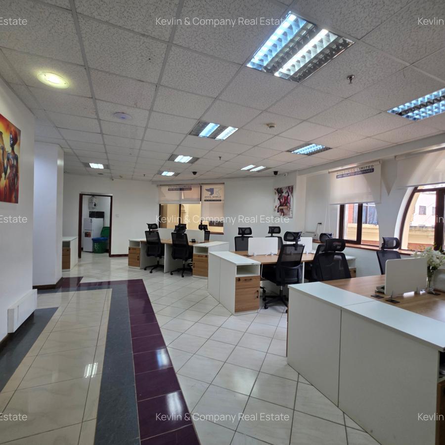 29,000 ft² Office with Service Charge Included in Kilimani - 9
