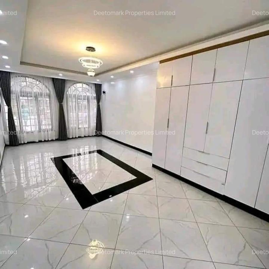 7 Bed House with En Suite at Hardy - 4