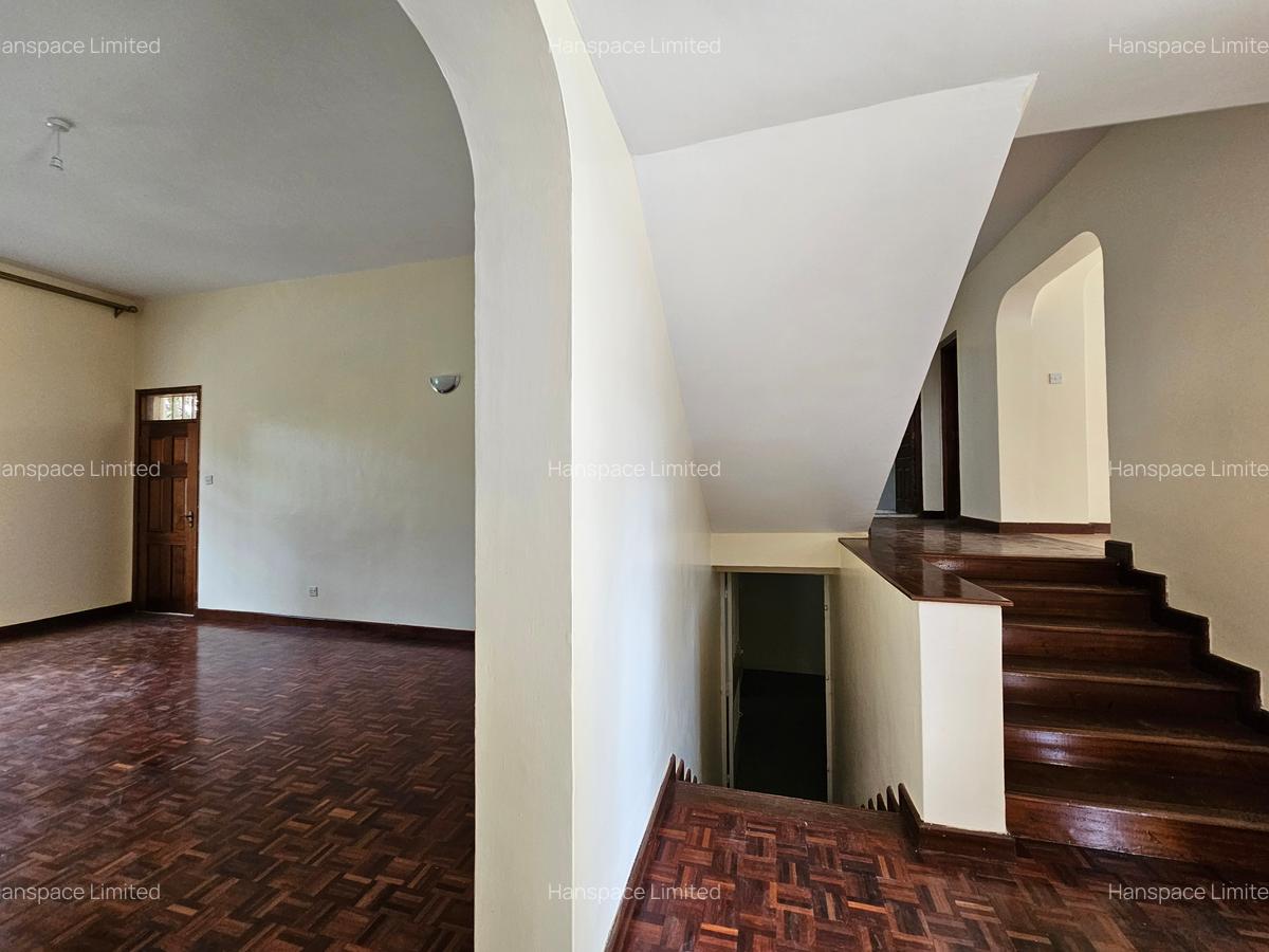 5 Bed Villa with En Suite in Lavington - 17