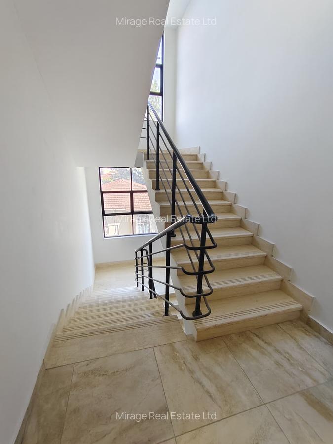 3 Bed Apartment with Swimming Pool in Kilimani - 6