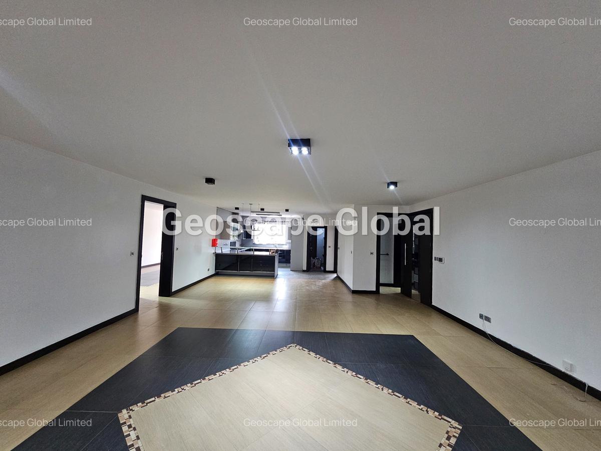 3 Bed Apartment with En Suite in Riverside - 1