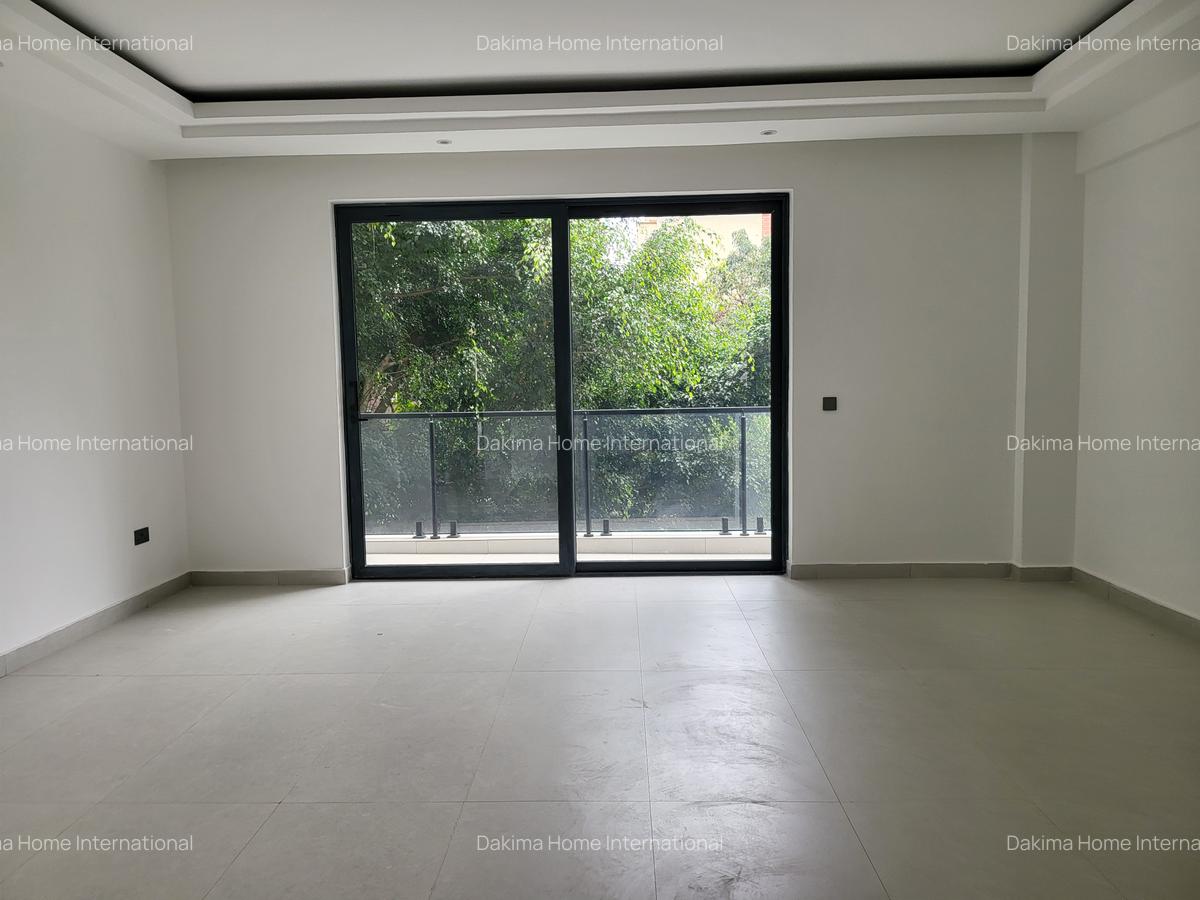 2 Bed Apartment with En Suite in Brookside - 4