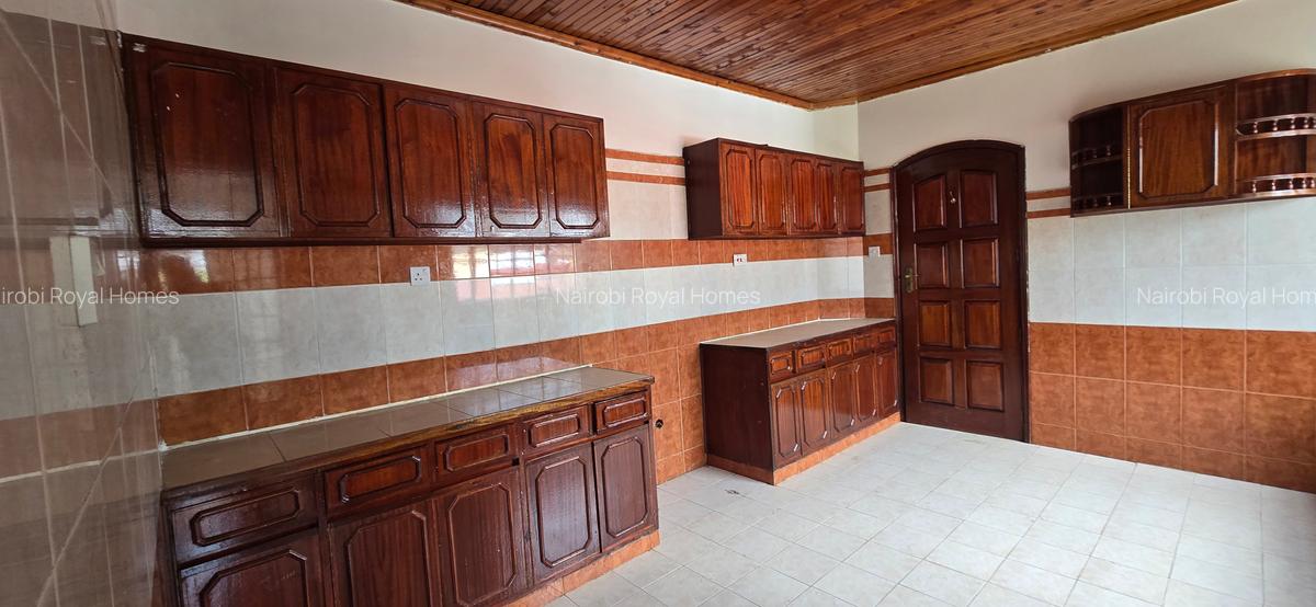 4 Bed Apartment with En Suite at Rhapta Road - 17