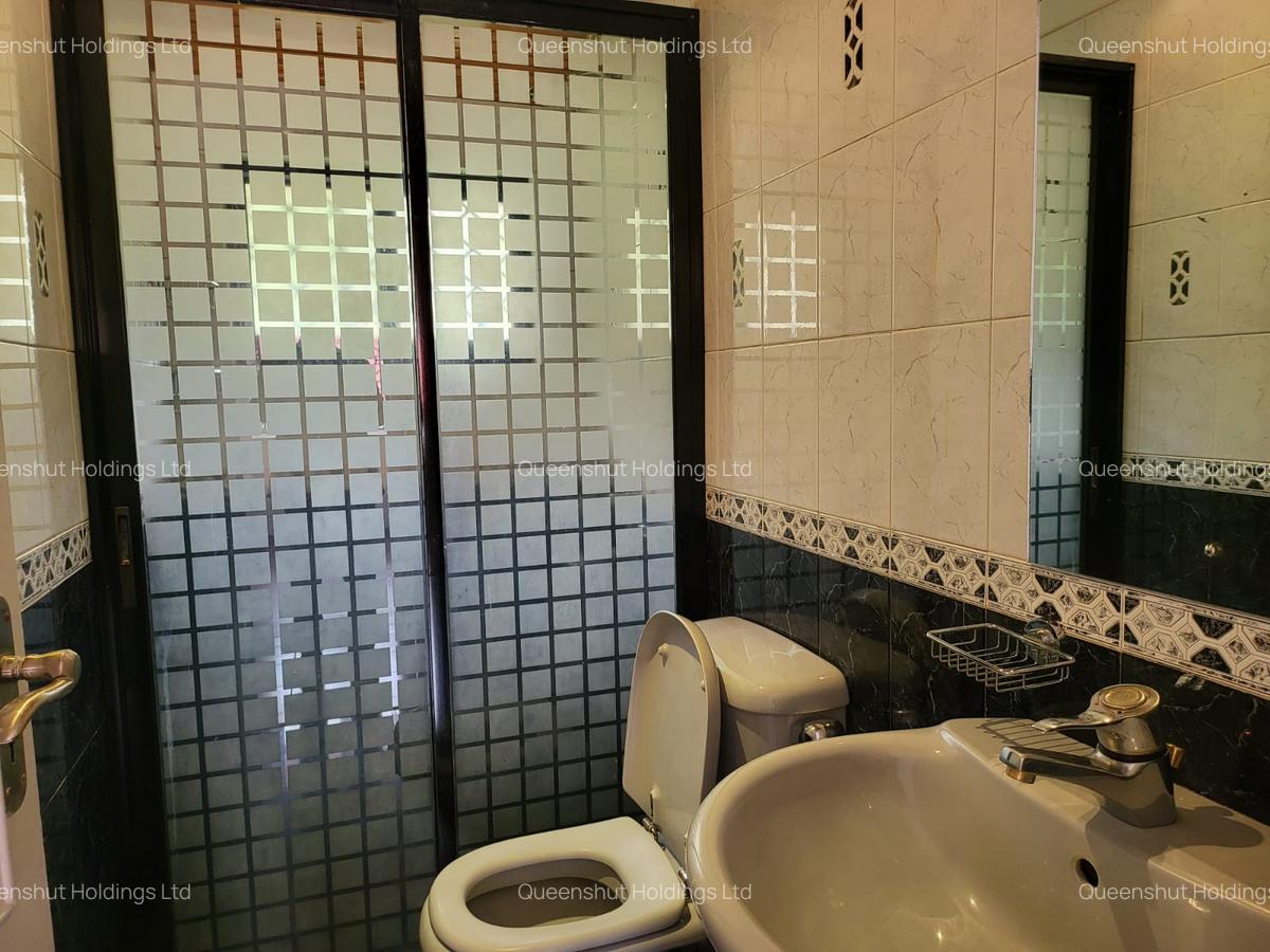4 Bed Townhouse with En Suite in Gigiri - 12