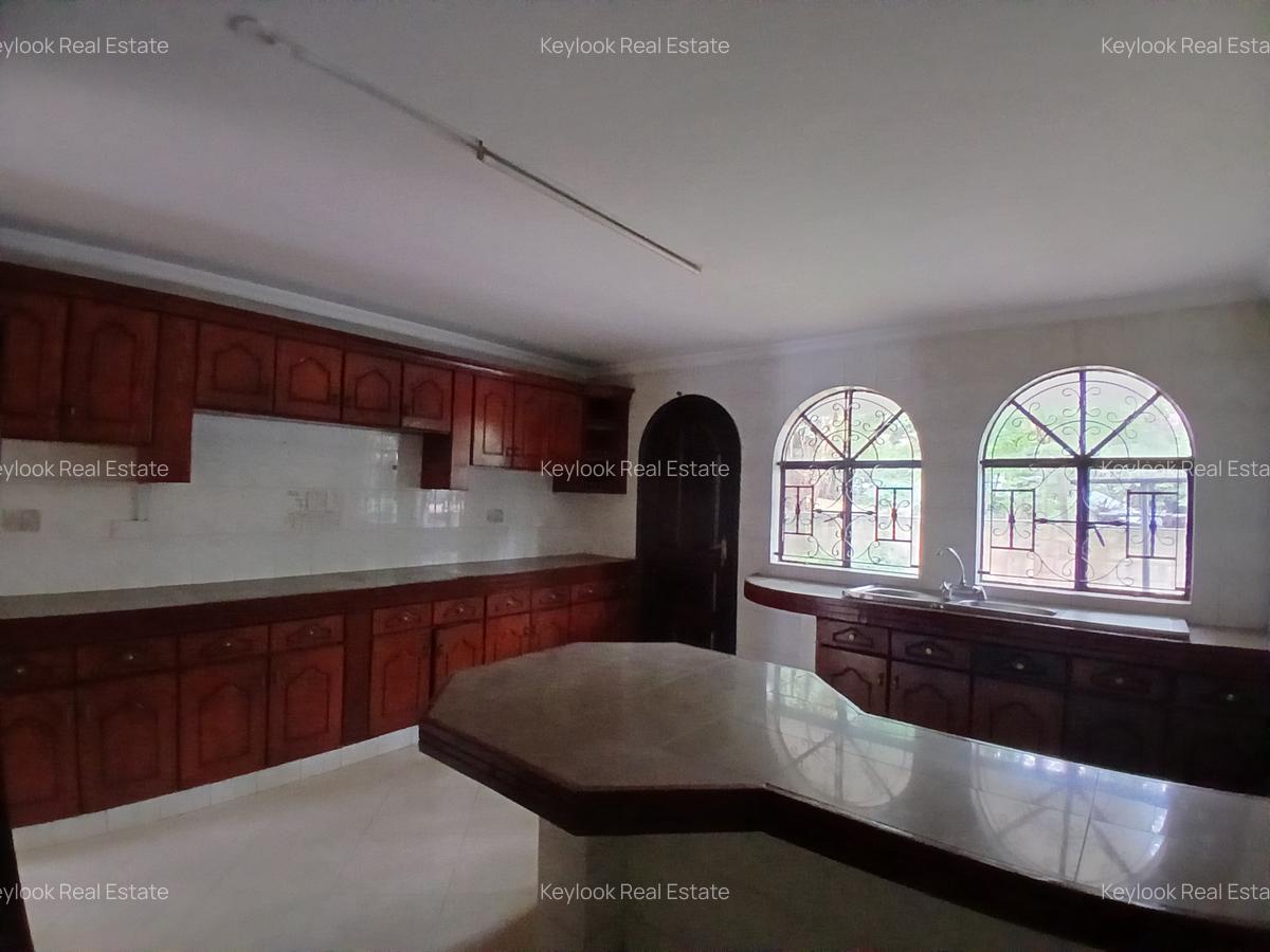 5 Bed Townhouse with En Suite at Riverside Garden - 12