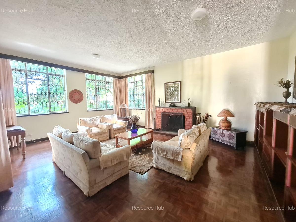 5 Bed House with En Suite at Nyari - 5