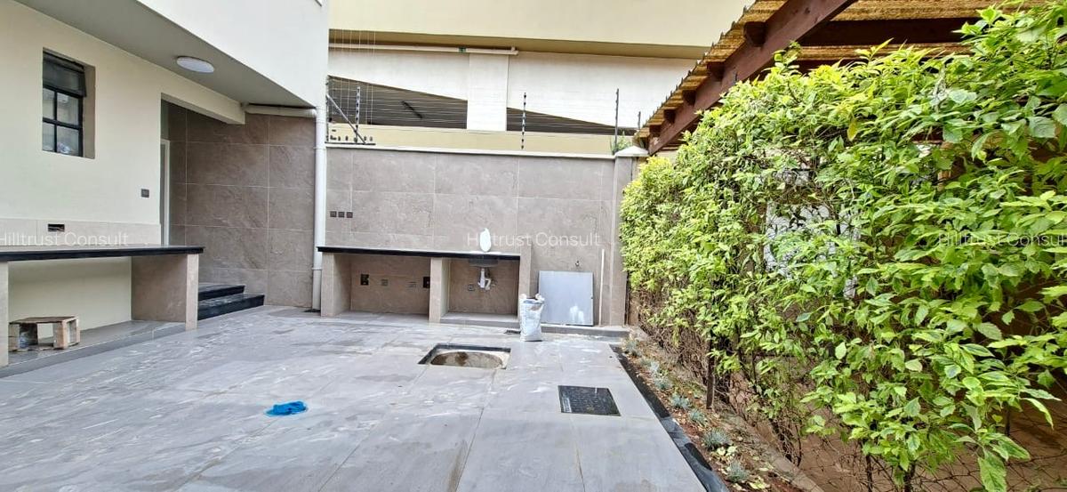 4 Bed Townhouse with En Suite at Off Peponi Rd - 5