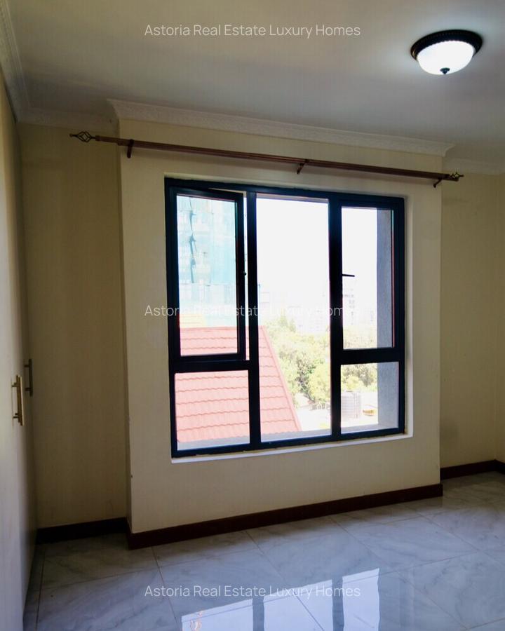 1 Bed Apartment with En Suite at 2026-411 1 Bed - 12