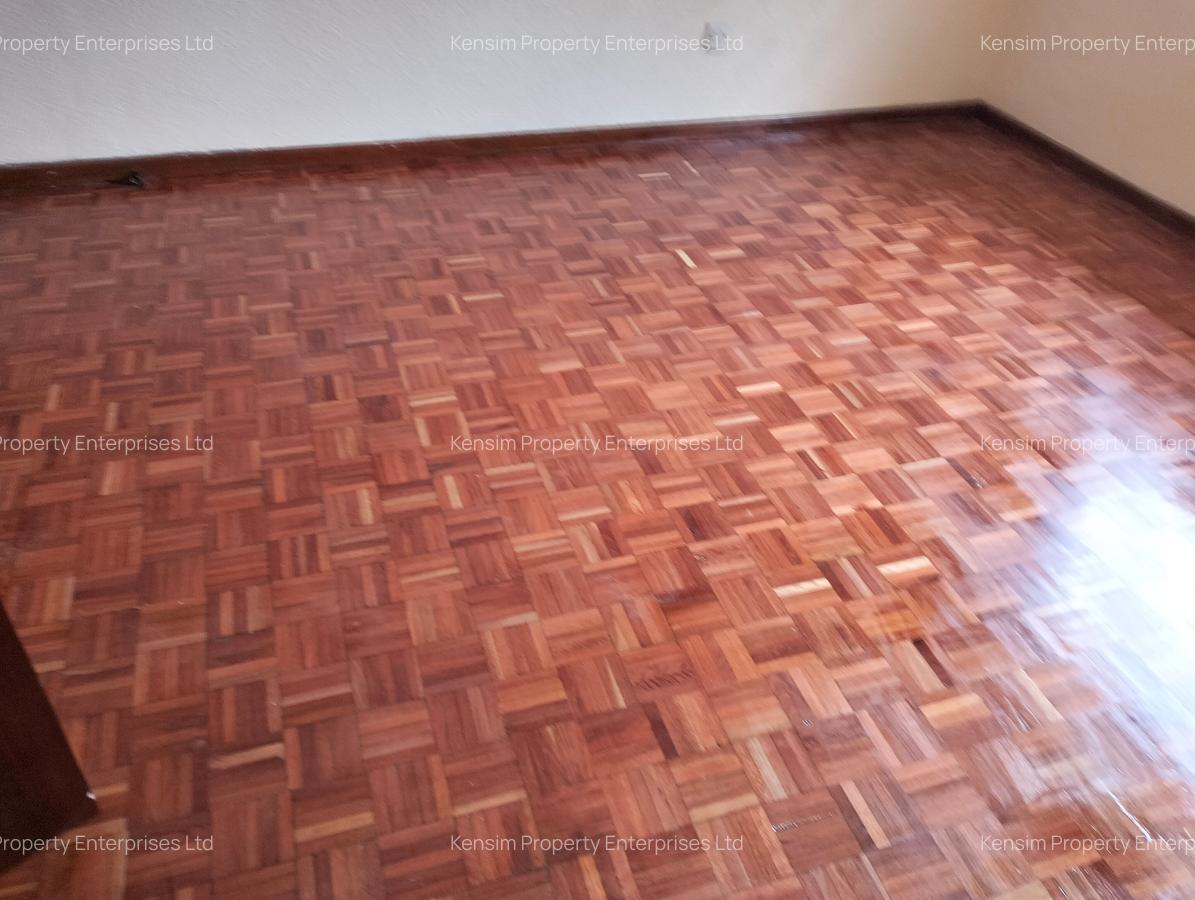 5 Bed Townhouse with En Suite in Lavington - 16