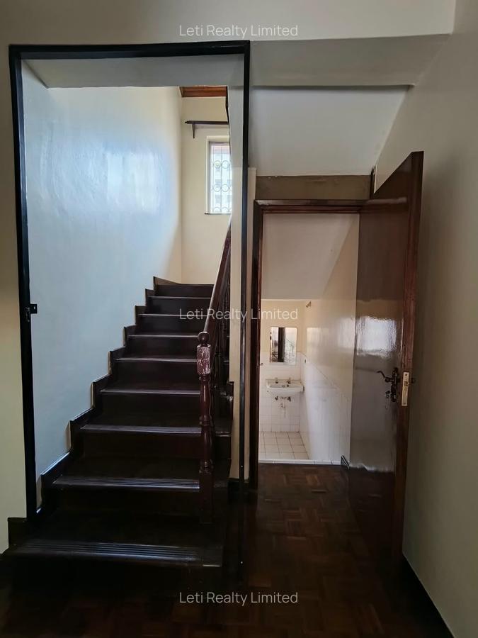 5 Bed Townhouse with En Suite in Kilimani - 9