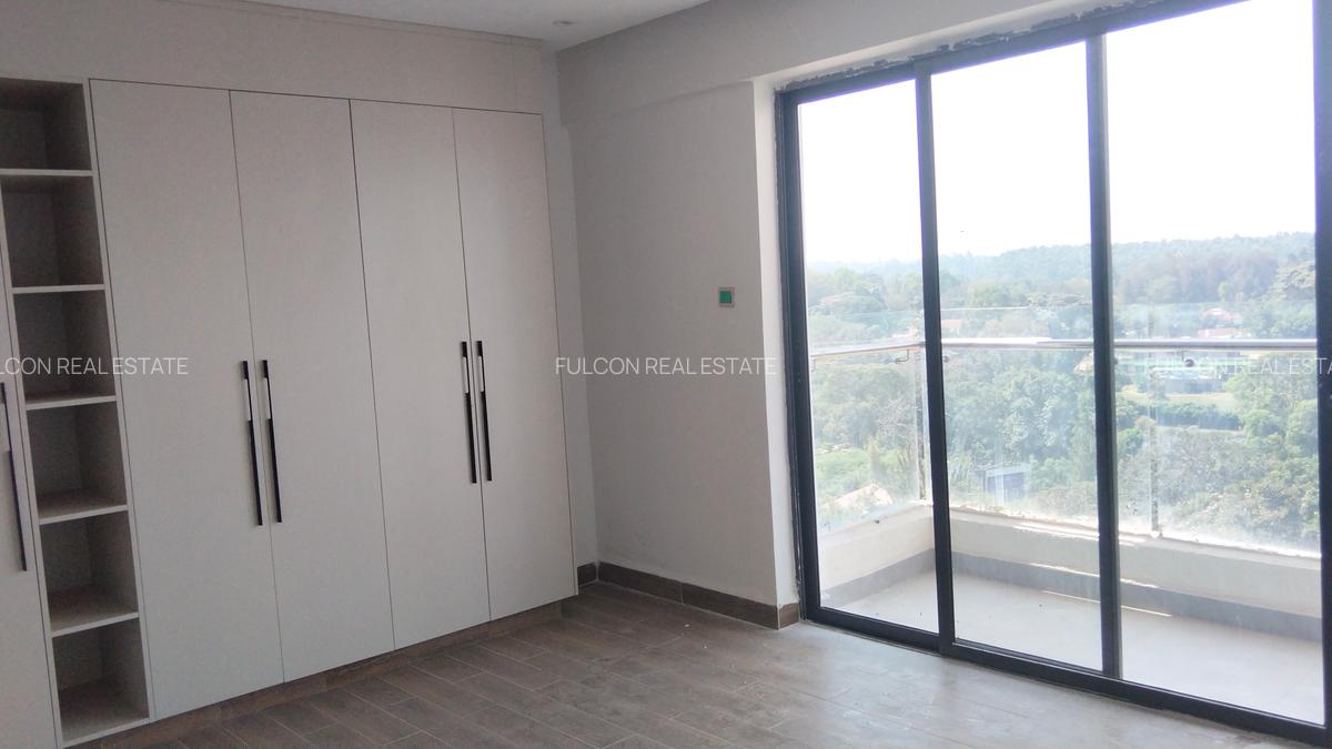 4 Bed Apartment with En Suite in Parklands - 5