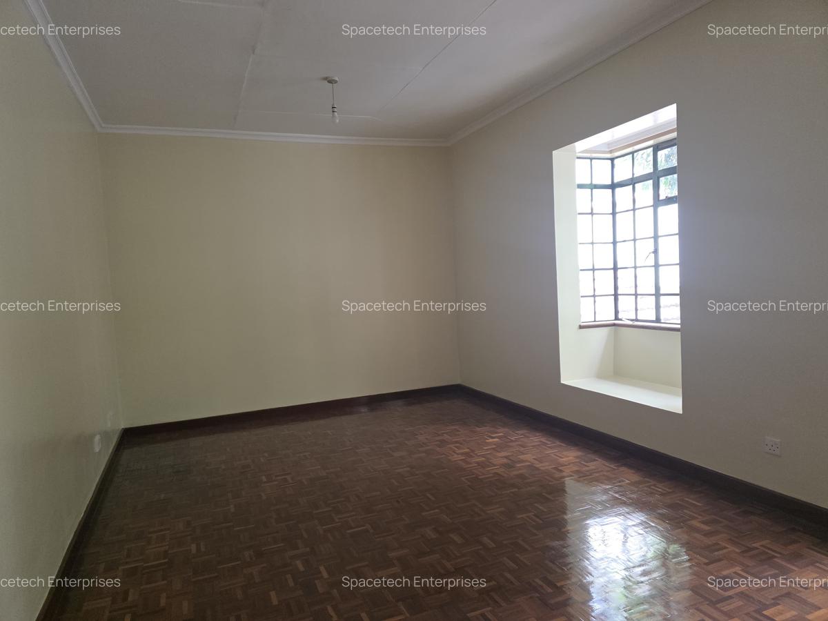 4 Bed Townhouse with En Suite in Westlands Area - 10